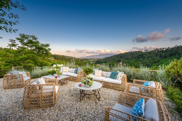 Foto van Luxe villa met 10 slaapkamers in Lucca - Vakantiehuis in Lucca - TerraceBalcony