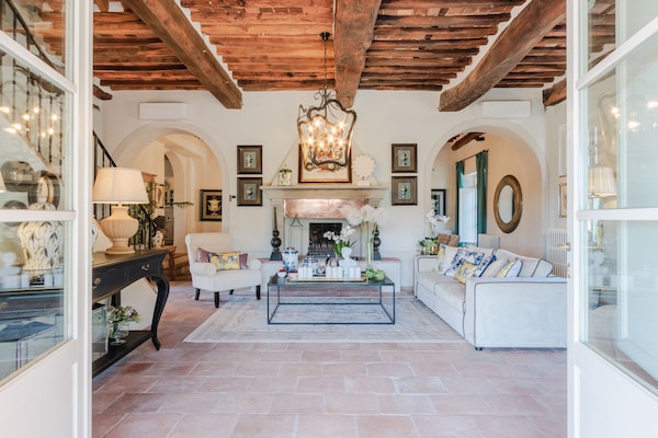 Foto van Luxe villa met 10 slaapkamers in Lucca - Vakantiehuis in Lucca - LivingRoom