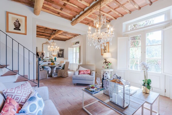 Foto van Luxe villa met 10 slaapkamers in Lucca - Vakantiehuis in Lucca - LivingRoom