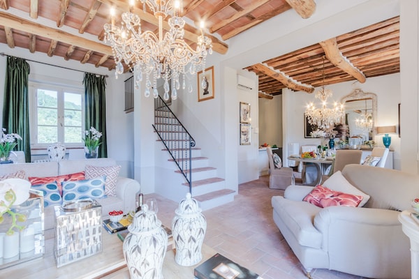 Foto van Luxe villa met 10 slaapkamers in Lucca - Vakantiehuis in Lucca - LivingRoom