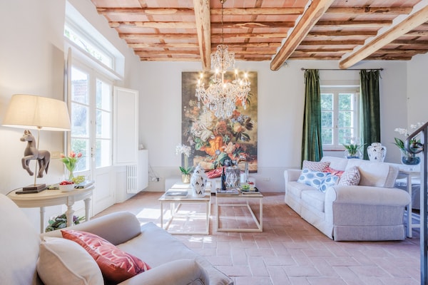 Foto van Luxe villa met 10 slaapkamers in Lucca - Vakantiehuis in Lucca - LivingRoom