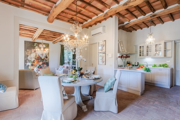 Foto van Luxe villa met 10 slaapkamers in Lucca - Vakantiehuis in Lucca - LivingRoom