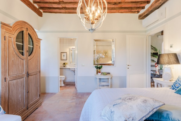 Foto van Luxe villa met 10 slaapkamers in Lucca - Vakantiehuis in Lucca - LivingRoom
