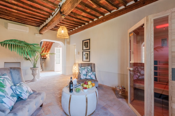 Foto van Luxe villa met 10 slaapkamers in Lucca - Vakantiehuis in Lucca - LivingRoom