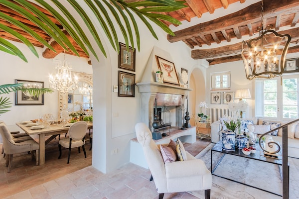 Foto van Luxe villa met 10 slaapkamers in Lucca - Vakantiehuis in Lucca - LivingRoom
