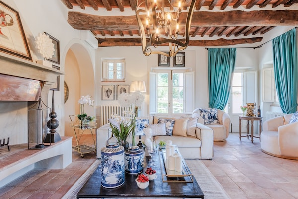 Foto van Luxe villa met 10 slaapkamers in Lucca - Vakantiehuis in Lucca - LivingRoom