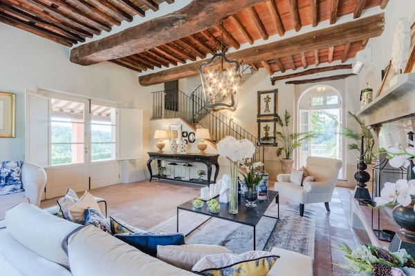 Foto van Luxe villa met 10 slaapkamers in Lucca - Vakantiehuis in Lucca - LivingRoom
