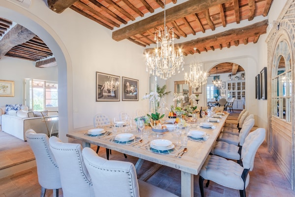 Foto van Luxe villa met 10 slaapkamers in Lucca - Vakantiehuis in Lucca - DiningRoom