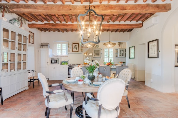 Foto van Luxe villa met 10 slaapkamers in Lucca - Vakantiehuis in Lucca - DiningRoom