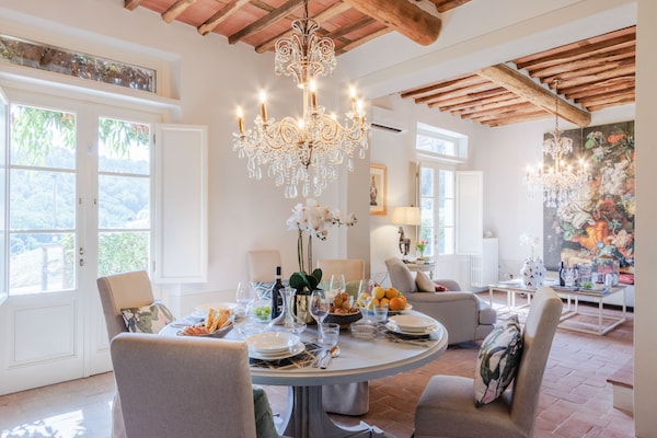 Foto van Luxe villa met 10 slaapkamers in Lucca - Vakantiehuis in Lucca - DiningRoom