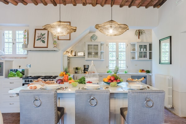 Foto van Luxe villa met 10 slaapkamers in Lucca - Vakantiehuis in Lucca - DiningRoom