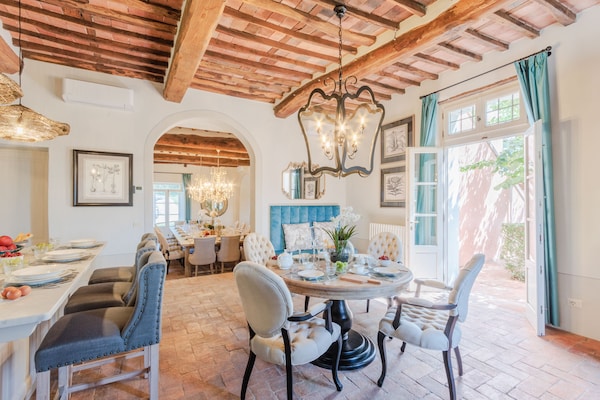 Foto van Luxe villa met 10 slaapkamers in Lucca - Vakantiehuis in Lucca - DiningRoom