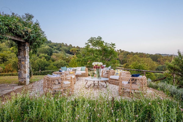 Foto van Luxe villa met 10 slaapkamers in Lucca - Vakantiehuis in Lucca - ExteriorSummer