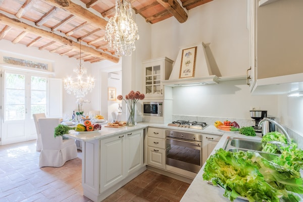Foto van Luxe villa met 10 slaapkamers in Lucca - Vakantiehuis in Lucca - Kitchen