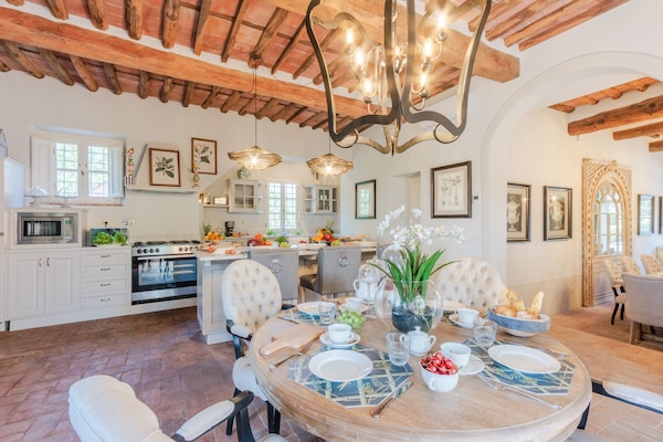 Foto van Luxe villa met 10 slaapkamers in Lucca - Vakantiehuis in Lucca - Kitchen