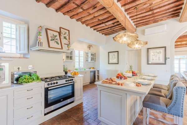 Foto van Luxe villa met 10 slaapkamers in Lucca - Vakantiehuis in Lucca - Kitchen