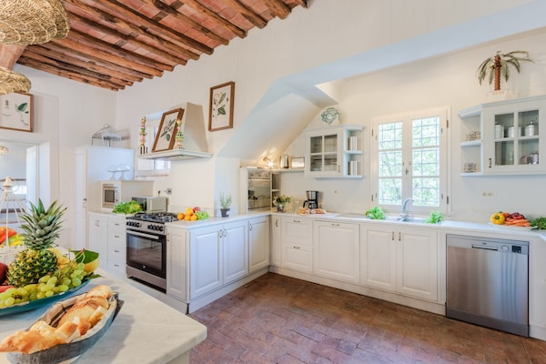 Foto van Luxe villa met 10 slaapkamers in Lucca - Vakantiehuis in Lucca - Kitchen