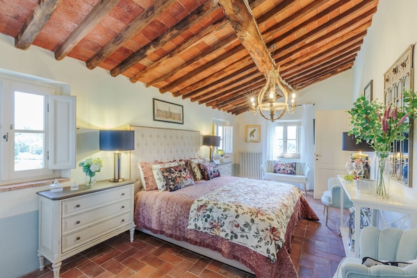 Foto van Luxe villa met 10 slaapkamers in Lucca - Vakantiehuis in Lucca - BedRoom