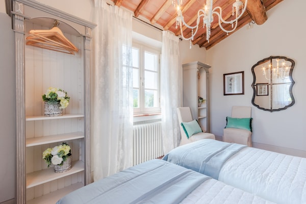 Foto van Luxe villa met 10 slaapkamers in Lucca - Vakantiehuis in Lucca - BedRoom