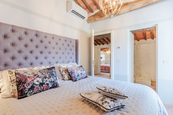 Foto van Luxe villa met 10 slaapkamers in Lucca - Vakantiehuis in Lucca - BedRoom