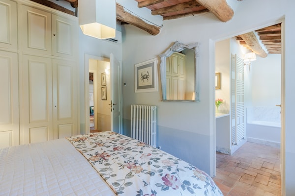 Foto van Luxe villa met 10 slaapkamers in Lucca - Vakantiehuis in Lucca - BedRoom