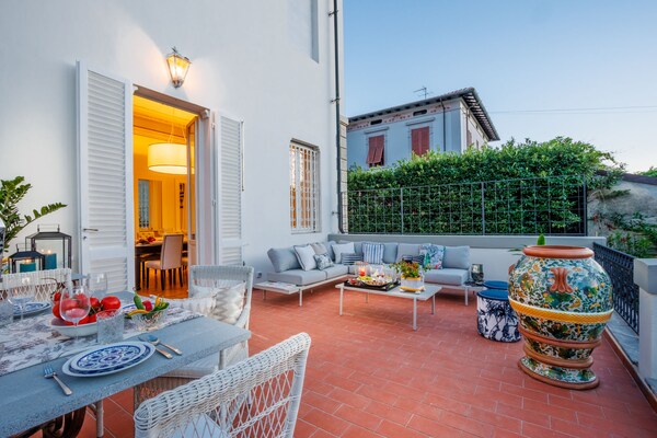 Foto van Villa in Lucca bij historische muren - Vakantiehuis in Lucca - TerraceBalcony
