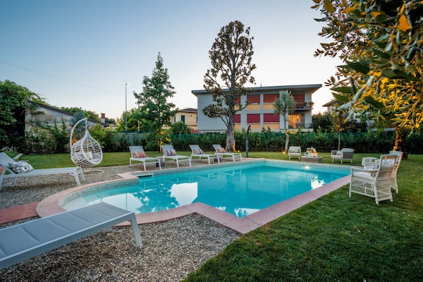 Foto van Villa in Lucca bij historische muren - Vakantiehuis in Lucca - PoolOfHouse