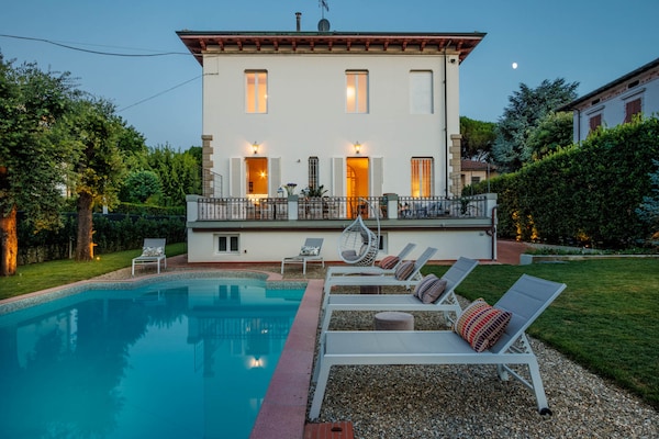 Foto van Villa in Lucca bij historische muren - Vakantiehuis in Lucca - PoolOfHouse