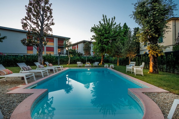 Foto van Villa in Lucca bij historische muren - Vakantiehuis in Lucca - PoolOfHouse