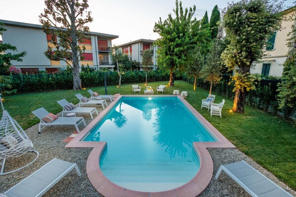 Foto van Villa in Lucca bij historische muren - Vakantiehuis in Lucca - PoolOfHouse