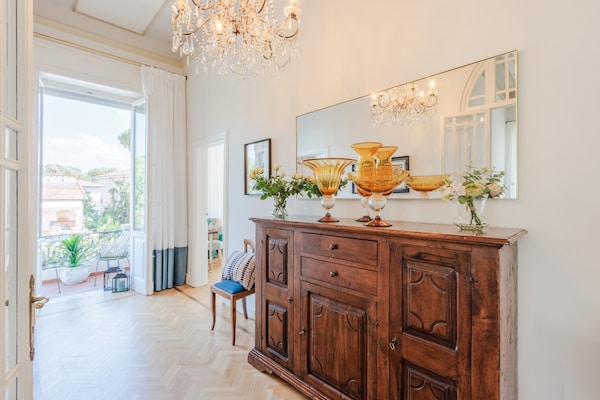 Foto van Villa in Lucca bij historische muren - Vakantiehuis in Lucca - HallReception