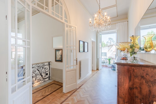 Foto van Villa in Lucca bij historische muren - Vakantiehuis in Lucca - HallReception