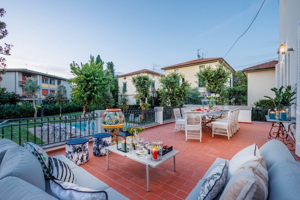 Foto van Villa in Lucca bij historische muren - Vakantiehuis in Lucca - ExteriorSummer