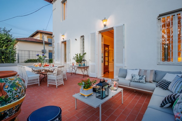 Foto van Villa in Lucca bij historische muren - Vakantiehuis in Lucca - TerraceBalcony