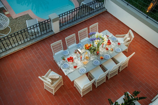Foto van Villa in Lucca bij historische muren - Vakantiehuis in Lucca - TerraceBalcony