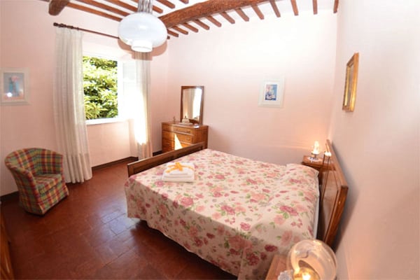 Foto van Huis in Ciciana met zwembad en uitzicht - Vakantiehuis in Lucca - BedRoom