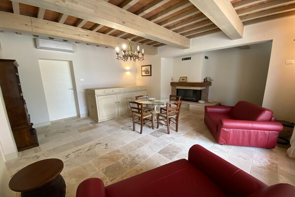 Foto van Toscaanse boerderijwoning - Vakantiehuis in Chianni - LivingRoom