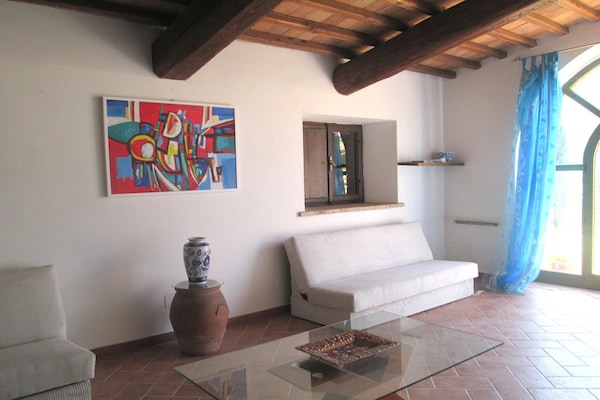 Foto van Villa in Toscane met Zwembad en Olijfgaard - Vakantiehuis in Castelnuovo di Val di Cecina (PI) - LivingRoom