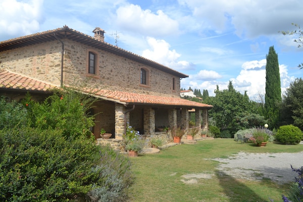 Foto van Huis in Toscane met zwembad - Vakantiehuis in Castel del Piano – GR - ExteriorSummer