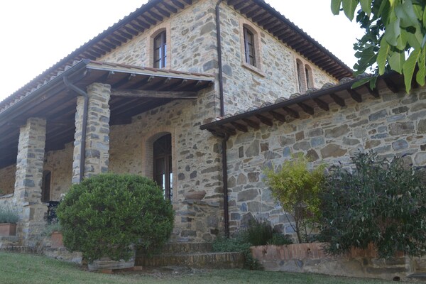 Foto van Huis in Toscane met zwembad - Vakantiehuis in Castel del Piano – GR - ExteriorSummer