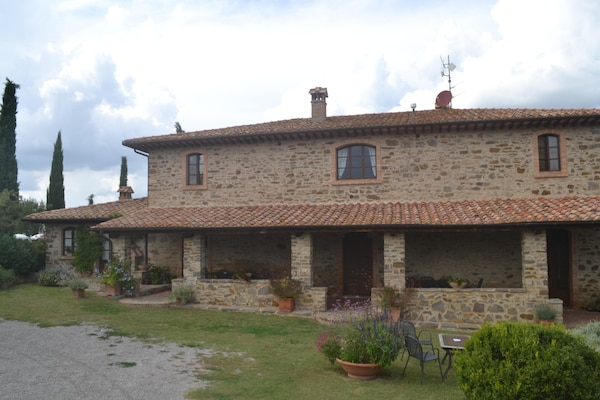 Foto van Huis in Toscane met zwembad - Vakantiehuis in Castel del Piano – GR - ExteriorSummer