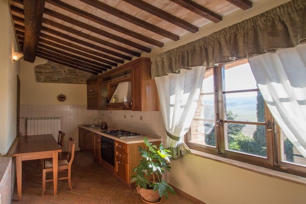 Foto van Huis in Toscane met zwembad - Vakantiehuis in Castel del Piano – GR - Kitchen