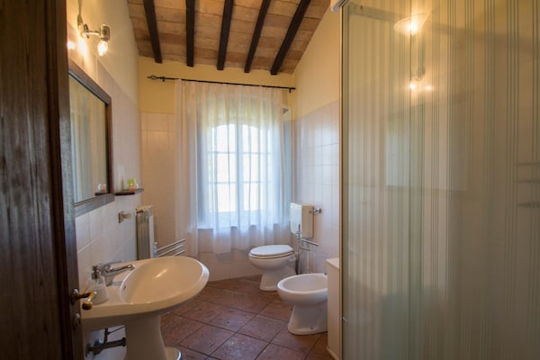 Foto van Huis in Toscane met zwembad - Vakantiehuis in Castel del Piano – GR - BathRoom