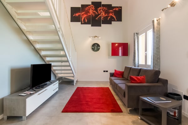 Foto van Villa in Ostra Vetere met Zwembad en Jacuzzi's - Vakantiehuis in Ostra Vetere - LivingRoom