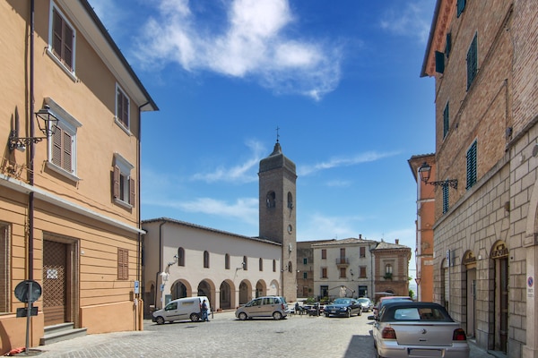 Foto van Villa in Ostra Vetere met Zwembad en Jacuzzi's - Vakantiehuis in Ostra Vetere - AreaSummer5KM