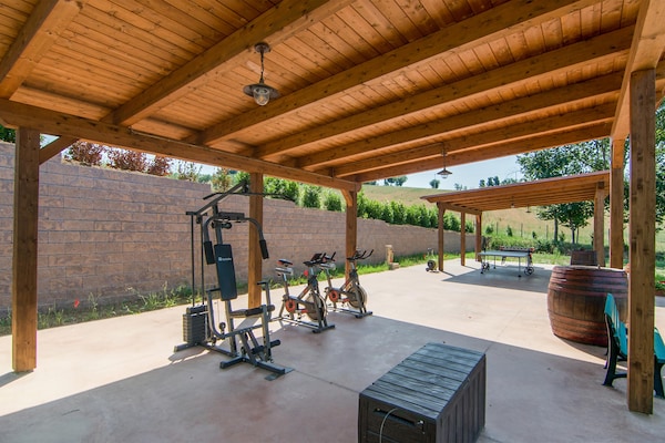 Foto van Villa in Ostra Vetere met Zwembad en Jacuzzi's - Vakantiehuis in Ostra Vetere - gym