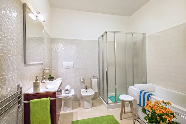 Foto van Grote villa in Tavullia - Vakantiehuis in Tavullia - BathRoom