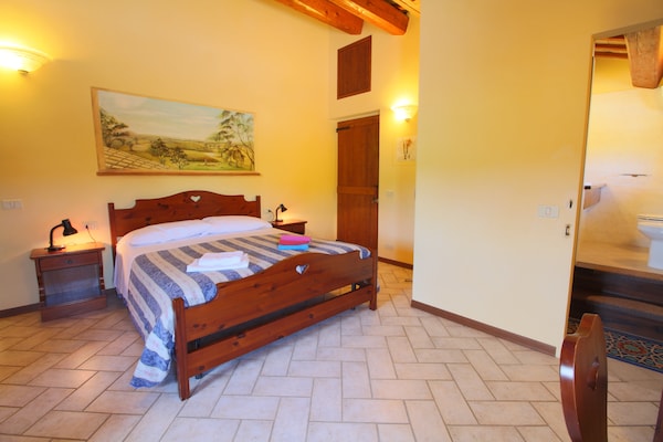Foto van Volledige boerderij met onafhankelijke appartementen en zwembad - BedRoom