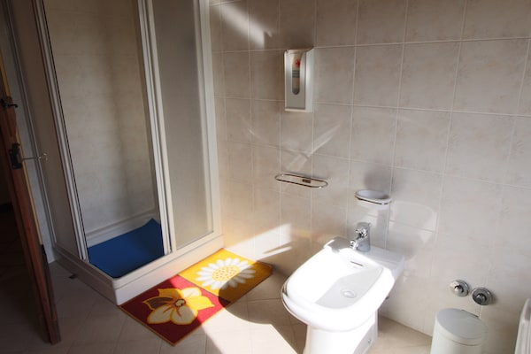 Foto van Volledige boerderij met onafhankelijke appartementen en zwembad - BathRoom