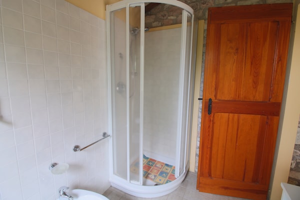 Foto van Volledige boerderij met onafhankelijke appartementen en zwembad - BathRoom